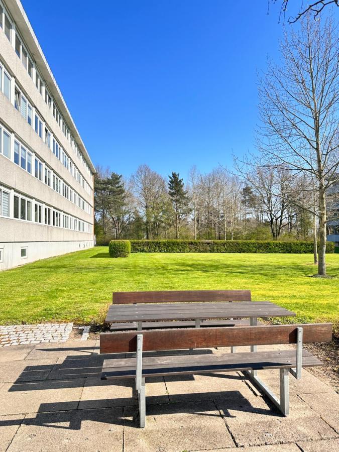 Privat One Bedroom Apartment With Free Parking Odense Exterior photo